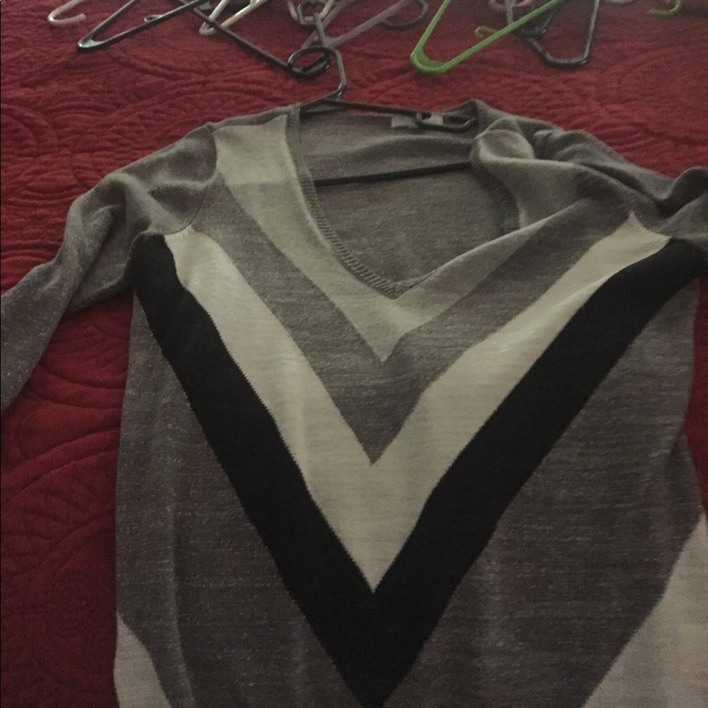 V neck sweater